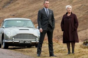 James Bond cel electric: În următorul film, agentul 007 va conduce o maşină eco