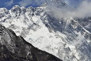 Imagini apocaliptice de pe muntele Everest. Sute de cadavre, descoperite pe celebrul munte. Cum a fost posibil aşa ceva. Foto în articol