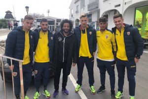 Jucatori ai FC Viitorul, alaturi de brazilianul Marcelo, de la Real Madrid, in Spania
