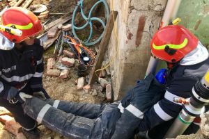 Scenariu de urgenţă, la Marghita: Incendiu urmat de explozie, victime prinse sub dărâmături (FOTO)