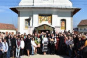 Finala judeţeană a Olimpiadei de Religie, organizată la Petroşniţa! PS Lucian: „Am ales Petroşniţa pentru că oamenii aici sunt credincioşi, harnici şi gospodari“!