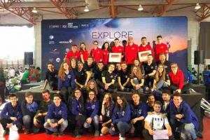 FOTO: Echipa de robotică a Colegiului HCC din Alba Iulia  pleacă din nou în AMERICA la Campionatul Mondial de Robotică FIRST USA din Detroit