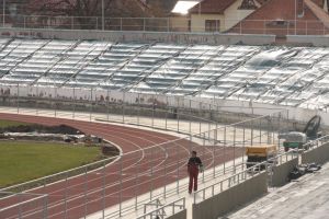 Lucrările de la stadionul Muncipal – Primăria ameninţă că reziliază contractul!