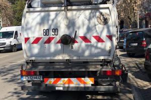 Evitaţi parcarea pe b-dul 22 Decembrie din Deva