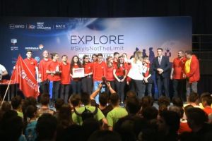 Dublă performanţă pentru echipa ”Esentza Robotics” Beclean la finala BRD FTC