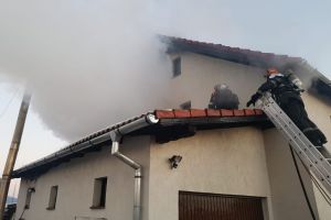 Casă în flăcări la Șura Mare