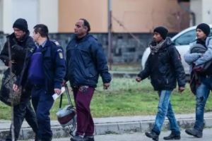 Document al Guvernului: Imigranţii vor contribui la dezvoltarea turismului şi la încadrarea studenţilor şi cercetătorilor