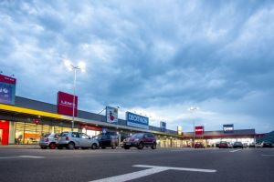 Decathlon deschide în 28 martie magazinul din Bistriţa Retail Park