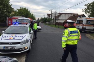 Un bărbat şi un copil la spital în urma unui accident de circulaţie, în Timiş