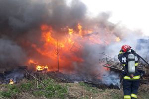 NEWS ALERT/ Incendiu DEVASTATOR la o FERMĂ din Arad (FOTO)