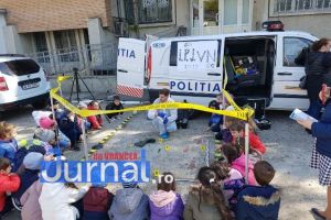 FOTO-VIDEO: Curtea IPJ Vrancea, asaltată de peste 600 de copii! Cum au petrecut poliţiştii vrânceni de Ziua Poliţiei Române