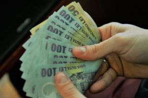 AJOFM ajută în continuare angajatorii care încadrează în muncă şomeri