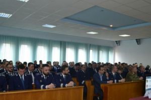 FOTO: 120 de poliţişti înaintaţi în grad. Unul singur înainte de termen