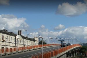 Un sibian a căzut de pe scuter la Podul Gării –  E dus la spital