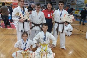 Laborator de campioni: Sportivii de la Oyama Karate Constanta, medaliati la Campionatul Balcanic de Karate Kyokushin (galerie foto)