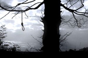 Tânăr de numai 19 ani, găsit SPÂNZURAT în pădure, lângă Mureş