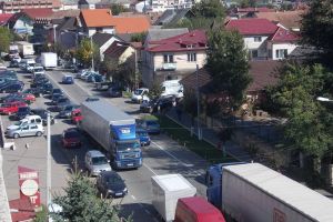 Beclean: Elevă lovită pe trecerea de pietoni de un camion