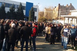 FOTO&LIVE. Presiuni tot mai mari la Electrolux: „Sânge pentru hrană!”