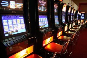 Veşti importante pentru românii dependenţi de jocurile de noroc! Cazinourile ar putea dispărea de la parterul blocurilor