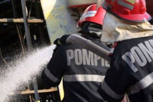 Incendiu la un vagon forestier de dormit, în municipiul Topliţa la Gura Izvorului