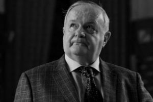 82 de ani de la naşterea lui Cristian Țopescu. Un portret memorabil al comentatorului sportiv rămas în istoria României (şi) pentru explozia de bucurie din 1986: „Apărăăăă Duckadam! Steaua Bucureşti a câştigat Cupaaa!”