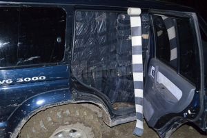 Poliţiştii de frontieră suceveni au capturat ţigări de aproape 50.000 de euro în zona de munte