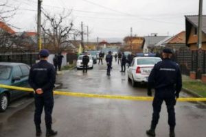 Crimă şocantă în Piatra Neamţ. Un tată şi-a ucis fiul şi soacra şi apoi a dat foc la casă. FOTO 