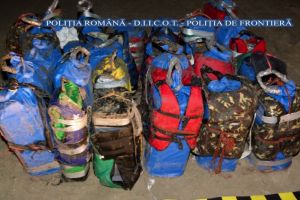 Captura impresionata! Peste o tona de cocaina, capturata de politistii constanteni si tulceni