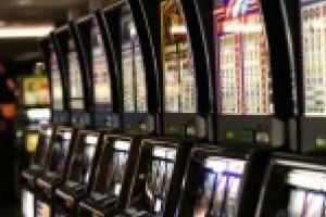 “Pacanelele” de la coltul blocului vor disparea  / Sa fie oare sfarsitul erei “baietilor cu bani”?