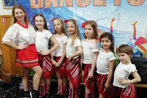 Premii pentru micile dansatoare ale Asociaţiei Sportive „GYM & D Bucovina”