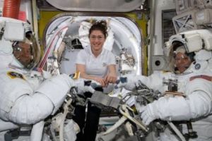 NASA anulează primul zbor în spaţiu cu cele două femei. Motivul este de-a dreptul hilar dacă nu comic 