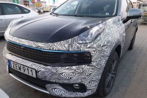 FOTO Noul model Lynk&Co în teste „undercover” la Sibiu
