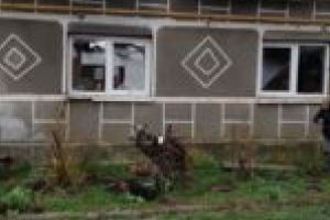 O casă de pe Valea Bistrei, mistuită de un incendiu. Focul a izbucnit în miezul nopţii de la un cablu supraîncălzit