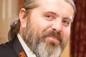 Preotul Petru Marcel Suciu, „autodenunţ” pe Facebook: „E un război pe faţă. Nu numai psihologic.”