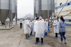 Studenţi ai Facultăţii de Știinţe Agricole, în vizită la fermele Avis