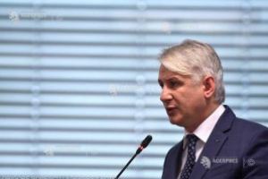 Teodorovici: Românii care au credite pot cere recalcularea ratelor în funcţie de noua formulă de calcul a ROBOR