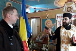 Fluturând steaguri pe rănile uitate ale Țări,  reaprindem scânteile din cenuşă