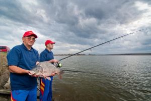 Se deschide sezonul de pescuit, pe bălţile Braşovului