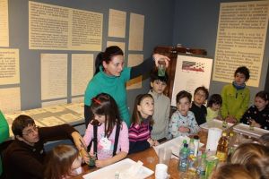 Atelier de Slime pentru copii, la Muzeul „Casa Mureşenilor”