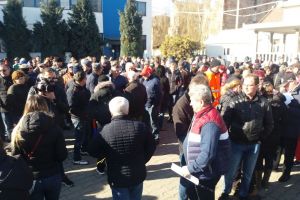 FOTO&LIVE. Sindicaliştii de la Electrolux pregătesc miting în faţa Inspectoratului de Muncă