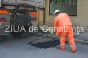 Constanta. Continua lucrarile de amenajare a unor noi locuri de parcare in locul garajelor