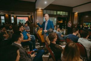 Turneu naţional al unui fotograf sucevean, cu familia şi rulota, în scop caritabil