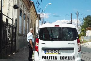 Poliţiştii locali nu mai au voie să aplice amenzi şoferilor care comit abateri în trafic
