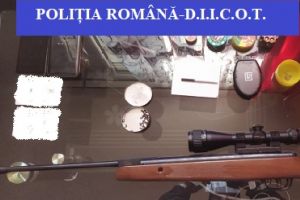 Perchezitii in judetul Constanta la suspecti de trafic de droguri. Zeci de persoane conduse la audieri (galerie foto) 