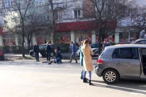 Tânăr la spital după ce a fost lovit de maşină pe trecerea de pietoni, la Timişoara