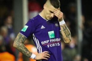 Fotbalist reţinut la frontieră. A fost la un pas de a pierde echipa. Ce au hotărât autorităţile