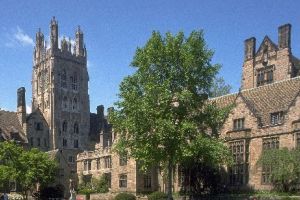 Mită la Universitate. O studentă a fost exmatriculată. Sumele imense pe care le plăteau vedetele pentru copii lor