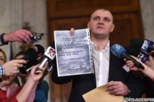 Sebastian Ghiţă se retrage de pe lista pentru europarlamentare: Membri ai familiei şi zeci de alţi oameni, chemaţi la DNA de către acoliţii lui Kovesi