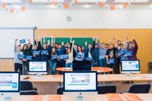 Laborator de informatică performant, pentru studenţii Universităţii Transilvania