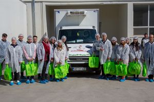 Studenţi la Ştiinţe Agricole după o vizită la fermele Avis: „Cel mai important lucru este că nu se injectează carnea cu apă, iar puii sunt crescuţi natural” (Galerie Foto)